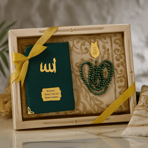 Hediyelik Kutuda Seccadeli Zümrüt Renkli Kadife Yasin ve İsme Özel İnci Tesbih Seti